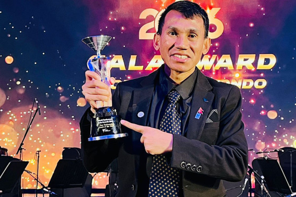 पारा कोच अफ द इयरबाट नेगी सम्मानित